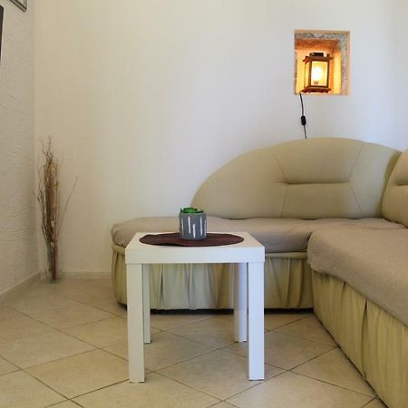 Apartman Leni Nin Exteriör bild