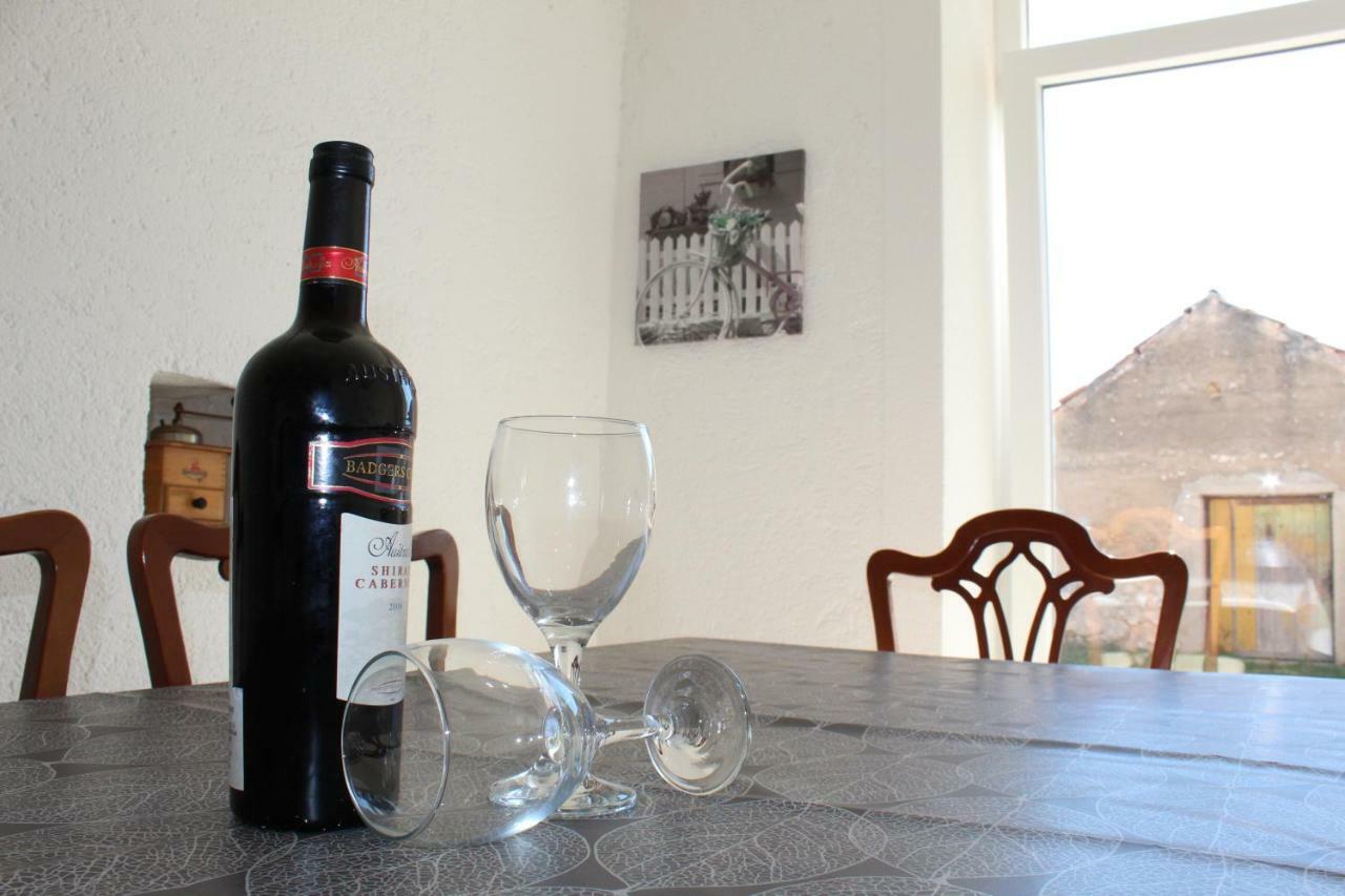 Apartman Leni Nin Exteriör bild