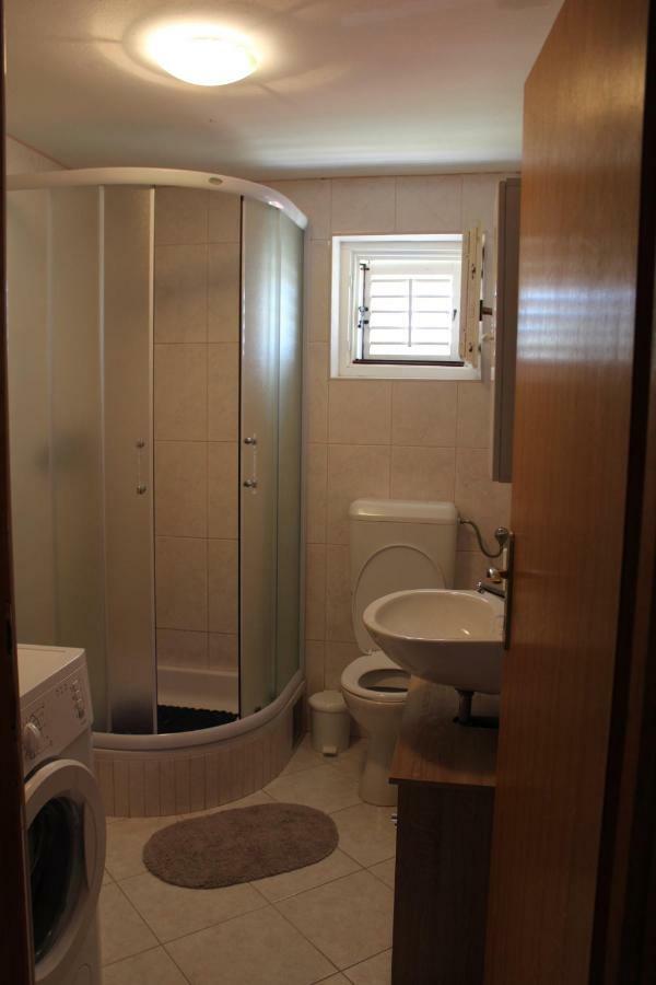 Apartman Leni Nin Exteriör bild